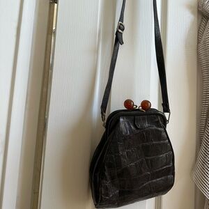 Elegant Black Crocodile-Embossed Women's Bag